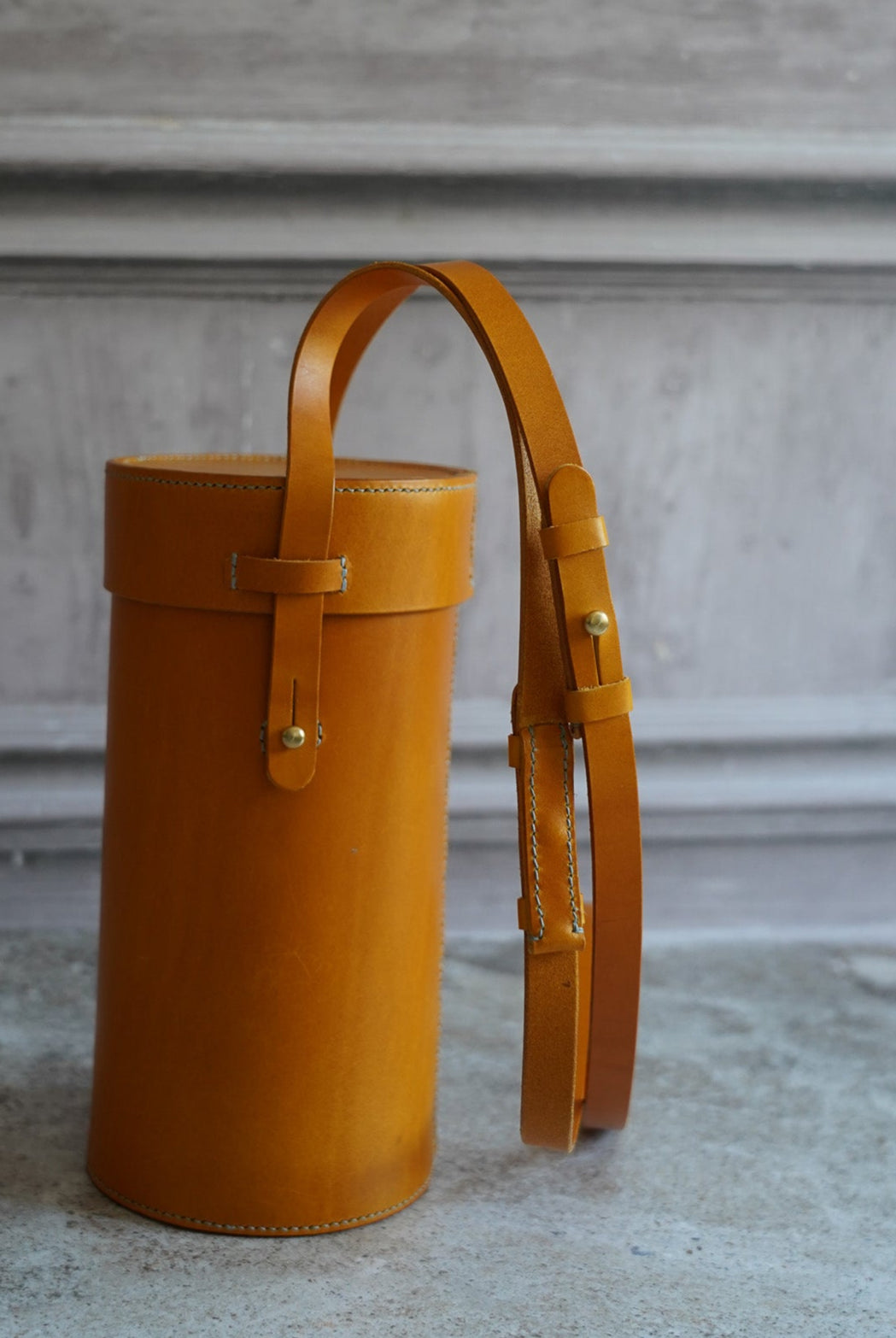 Hide and Hammer spinning case