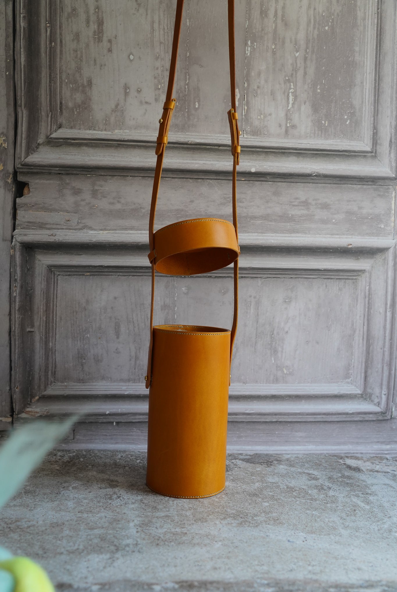 Hide and Hammer leather spinning case